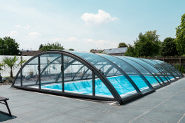 Keramik Pool Komplettset Cera Bay Cubic mit Skimmer Pool  Poolgröße 3,8 x 9,5m | Überdachung Base Clear 5.0x10.6m