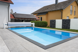 Vinylester Skimmer Pool Komplettset Fusion Bay mit Ecktreppe und optionaler Poolüberdachung / elektrischem Rollo  Poolgröße 3,0 x 5,0m | Oberflurrolladen - Offen